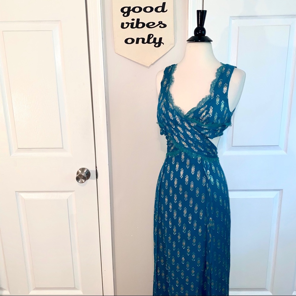 🪲 FREE PEOPLE CUTOUT MAXI DRESS 🪲